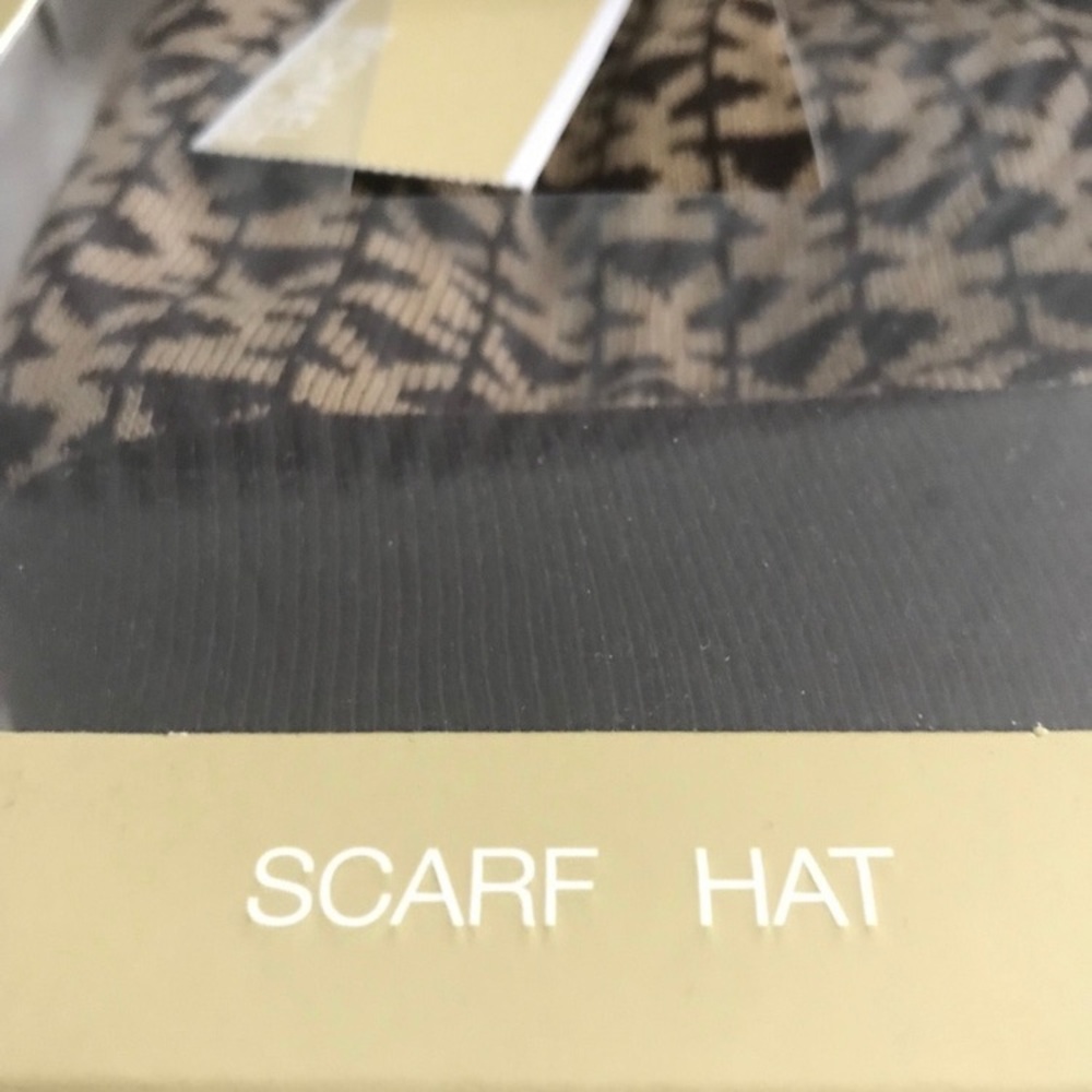 Michael Kors gift set - Picture 2 of 4